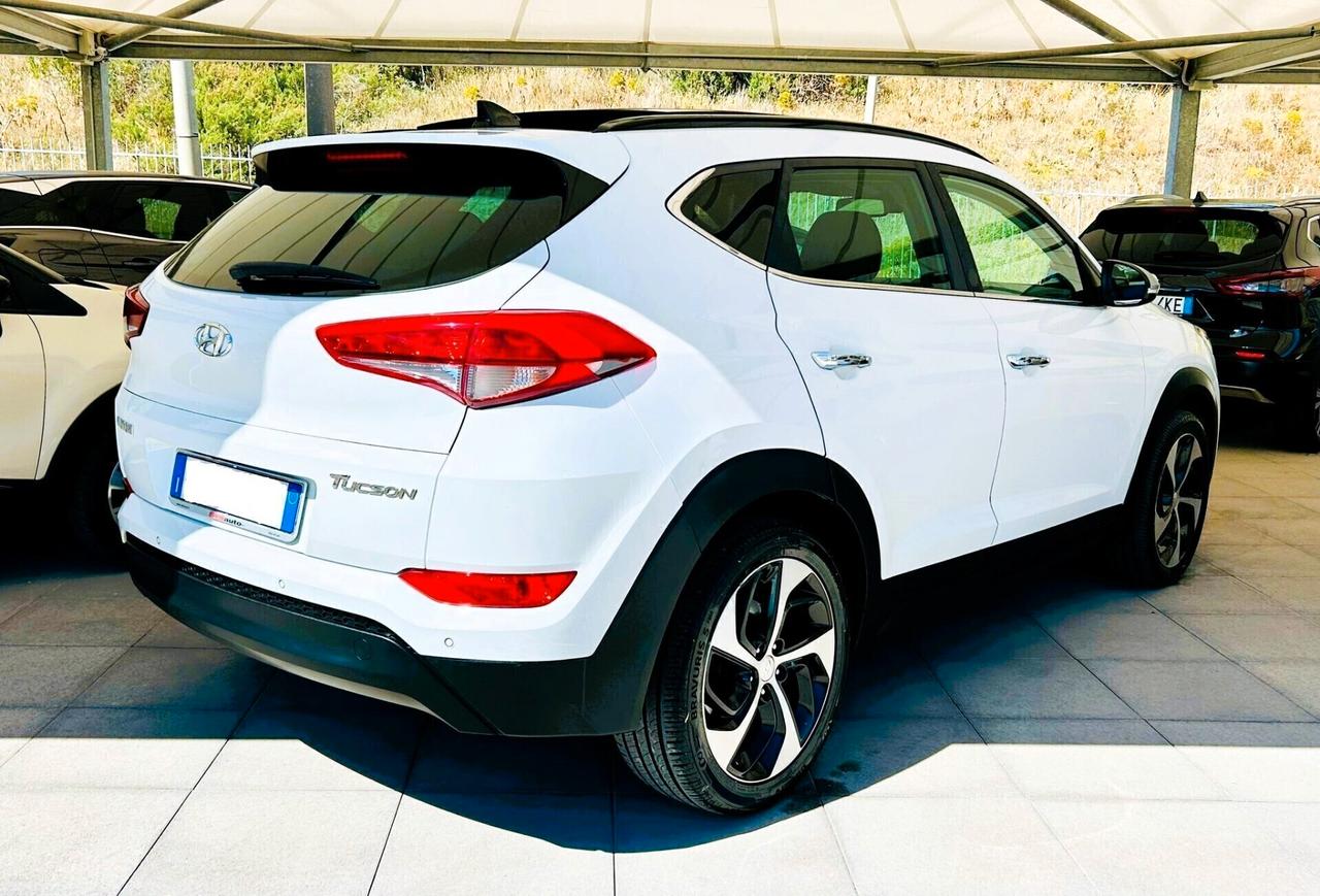 Hyundai Tucson 1.7 CRDi Sound Edition (TETTO)