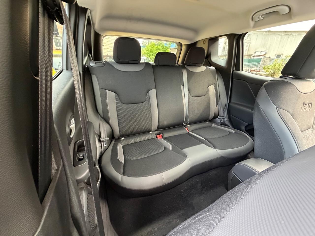 Jeep Renegade 1.5 Turbo T4 MHEV Limited FARI LED