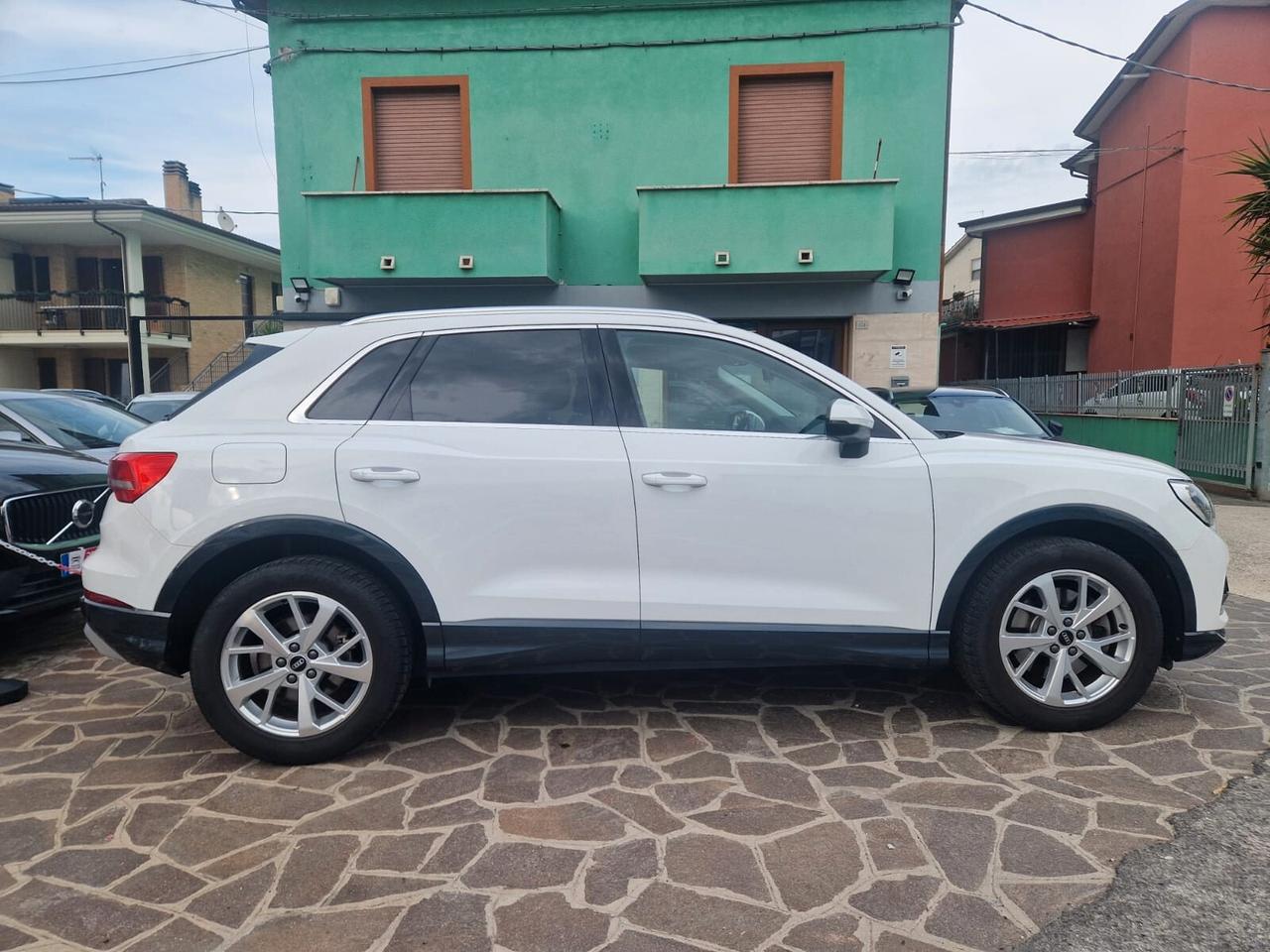 Audi Q3 40 TDI quattro S tronic Business Advanced