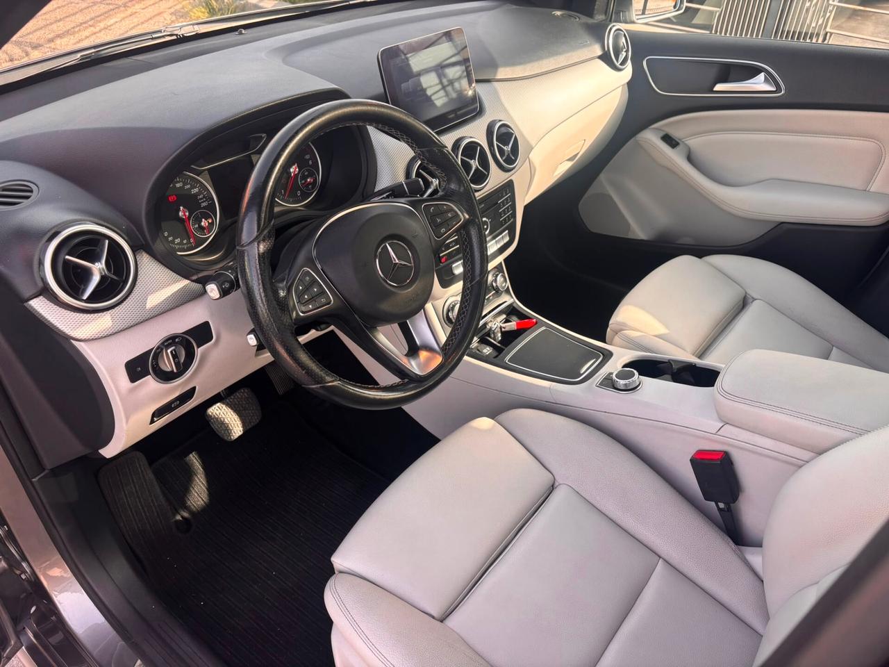 Mercedes-benz B 180 d Premium