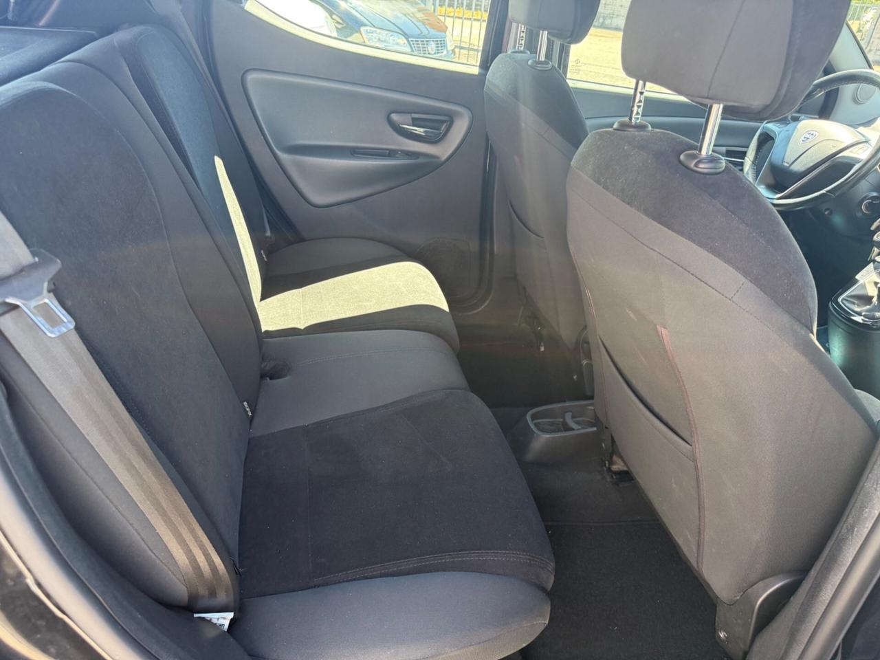 Lancia Ypsilon 0.9 TwinAir 85 CV 5 porte S&S Platinum