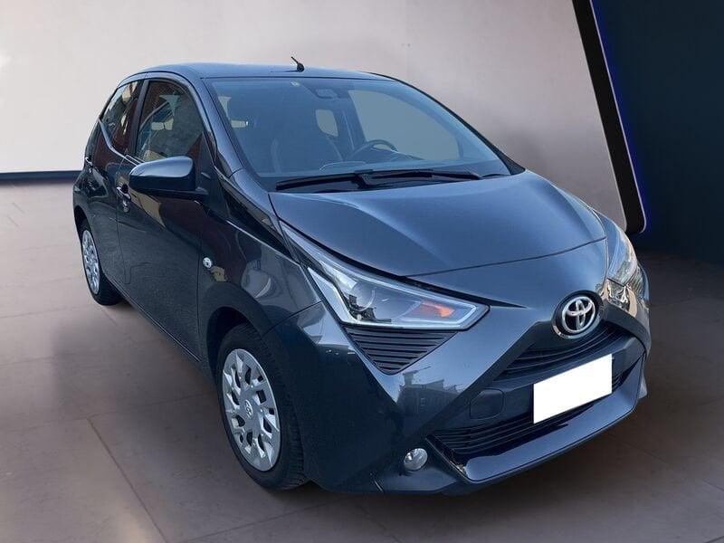 Toyota Aygo II 2018 5p 5p 1.0 x-business fun 72cv