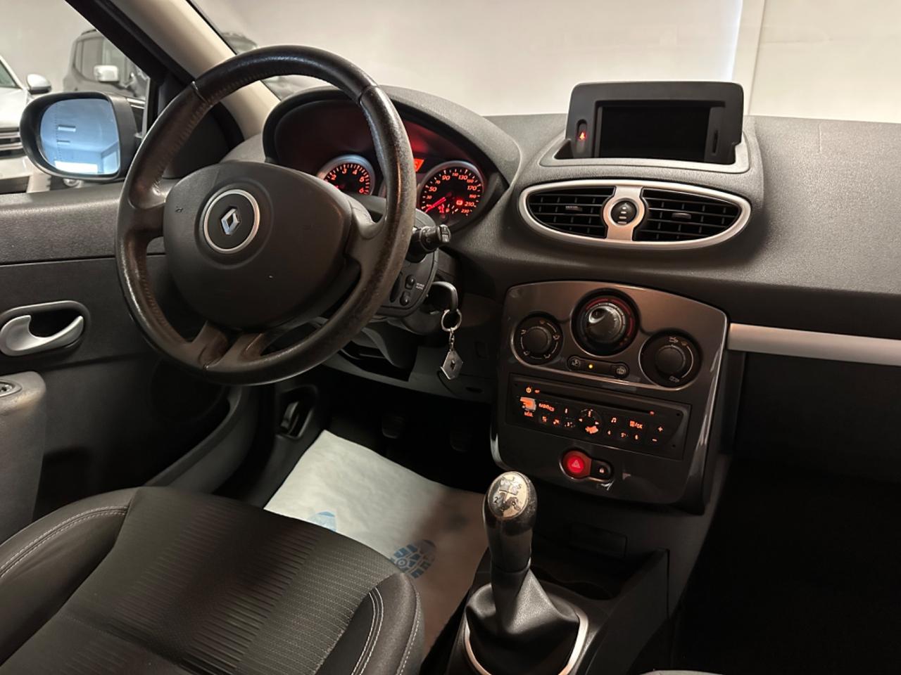 RENAULT CLIO 1.2 NEOPATENTATI 75CV P.CONSEGNA