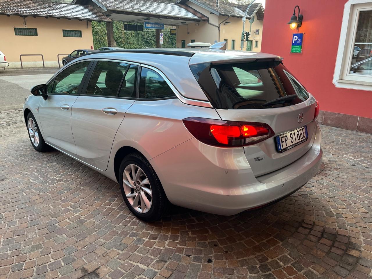 Opel Astra 1.6 CDTi 110CV Sports Tourer Business