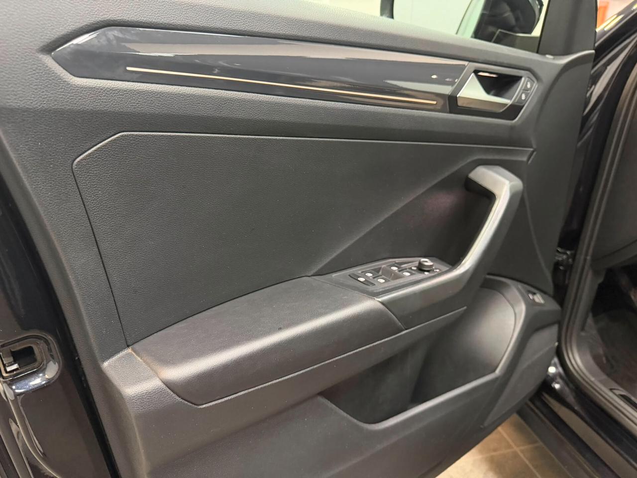 Volkswagen T-Roc 1.6 TDI SCR Style R-Line