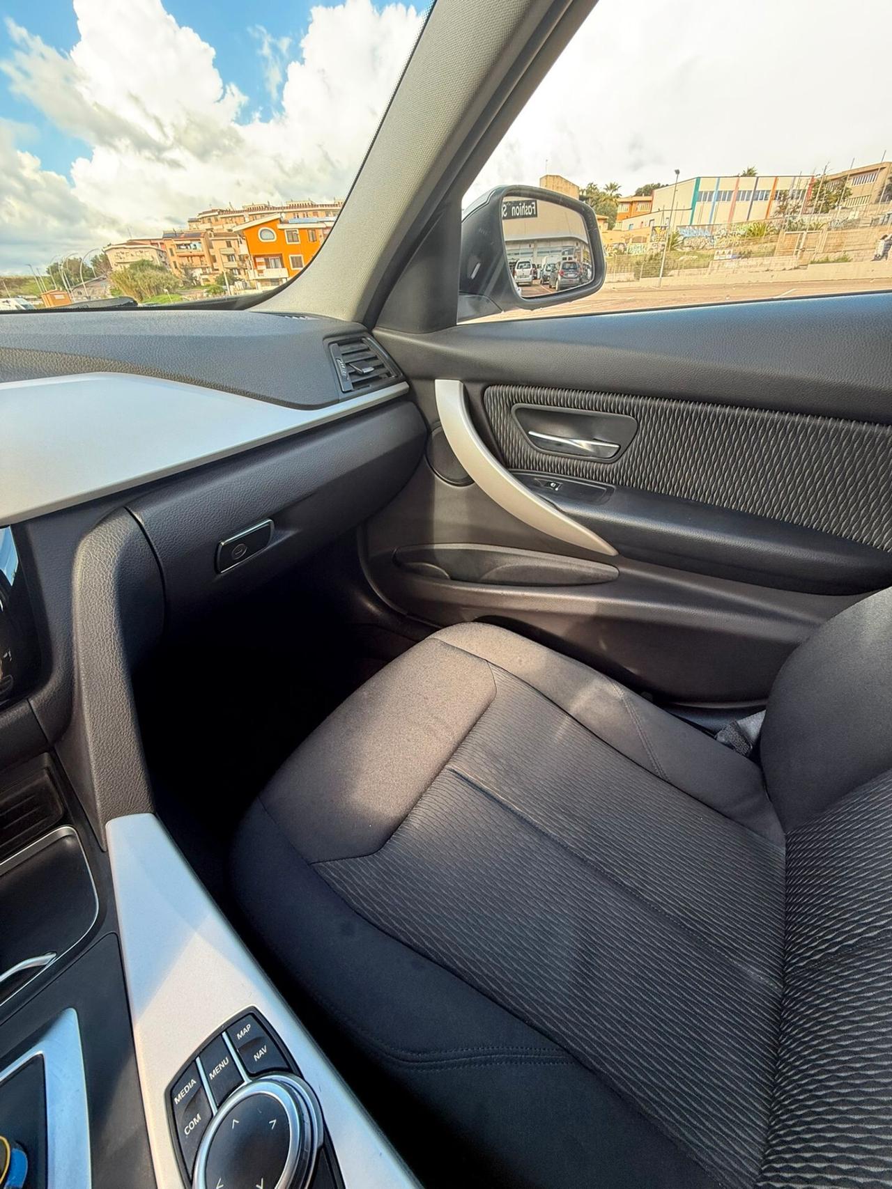 BMW 318d 2.0 • 150CV • AUTOMATICA • 2018