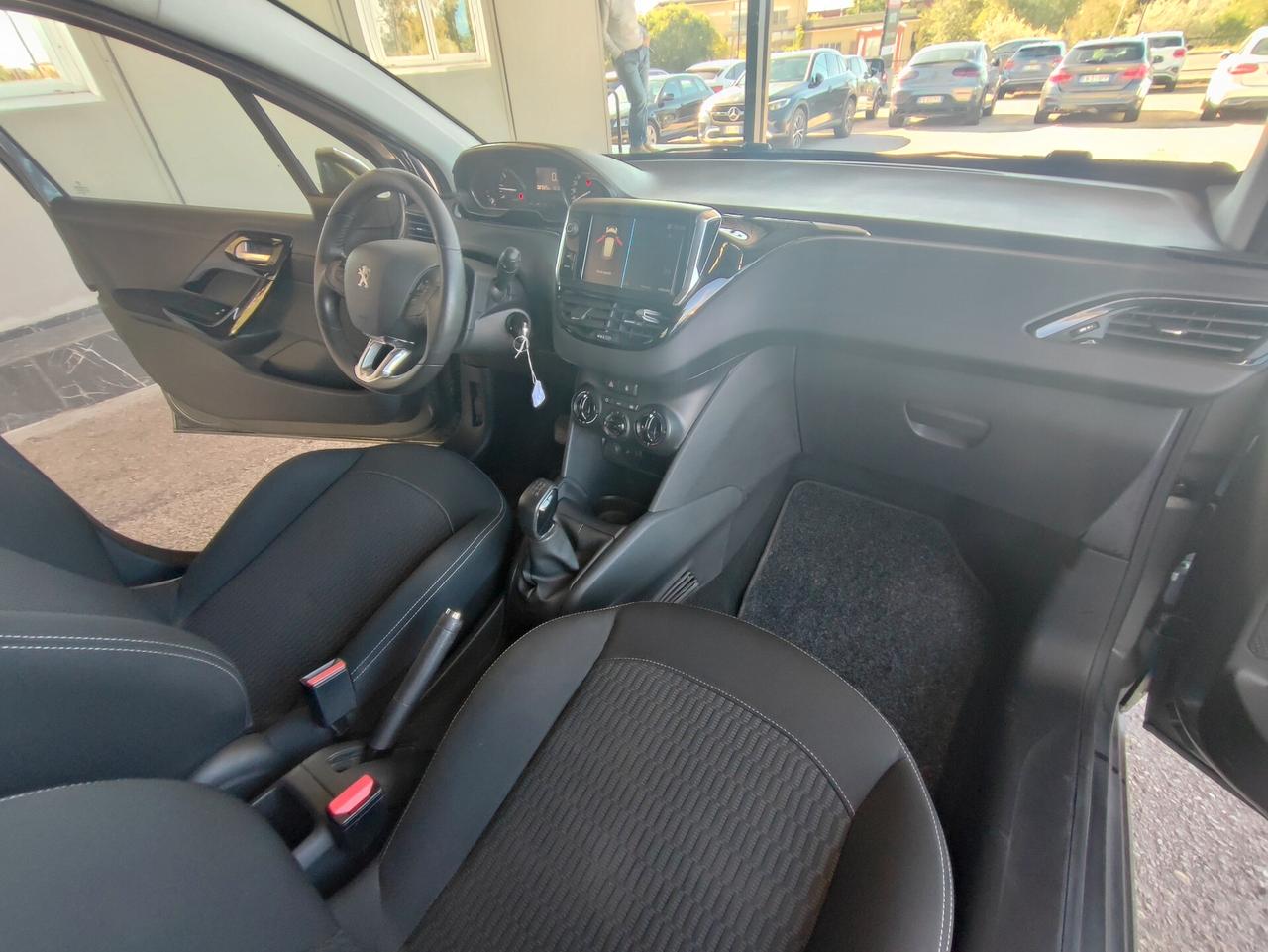 Peugeot 208 PureTech 82 5 porte Allure