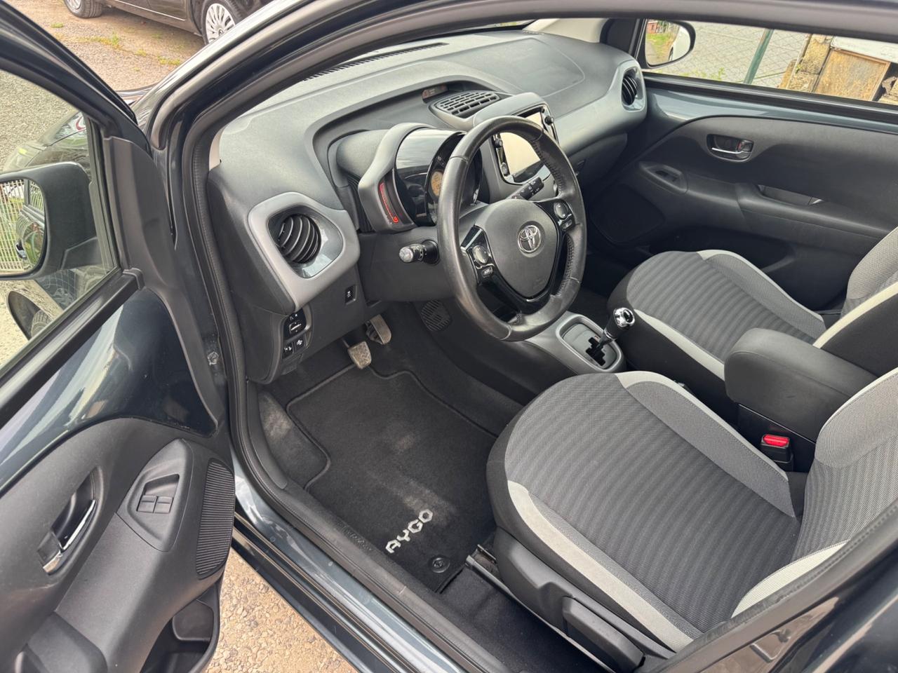 Toyota Aygo Connect 1.0 VVT-i 72 CV 5 porte x-play MMT