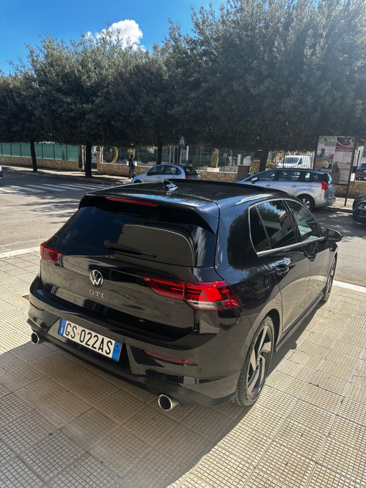 Golf 8 GTi 245cv Tetto apribile IQ-light Navi Radar