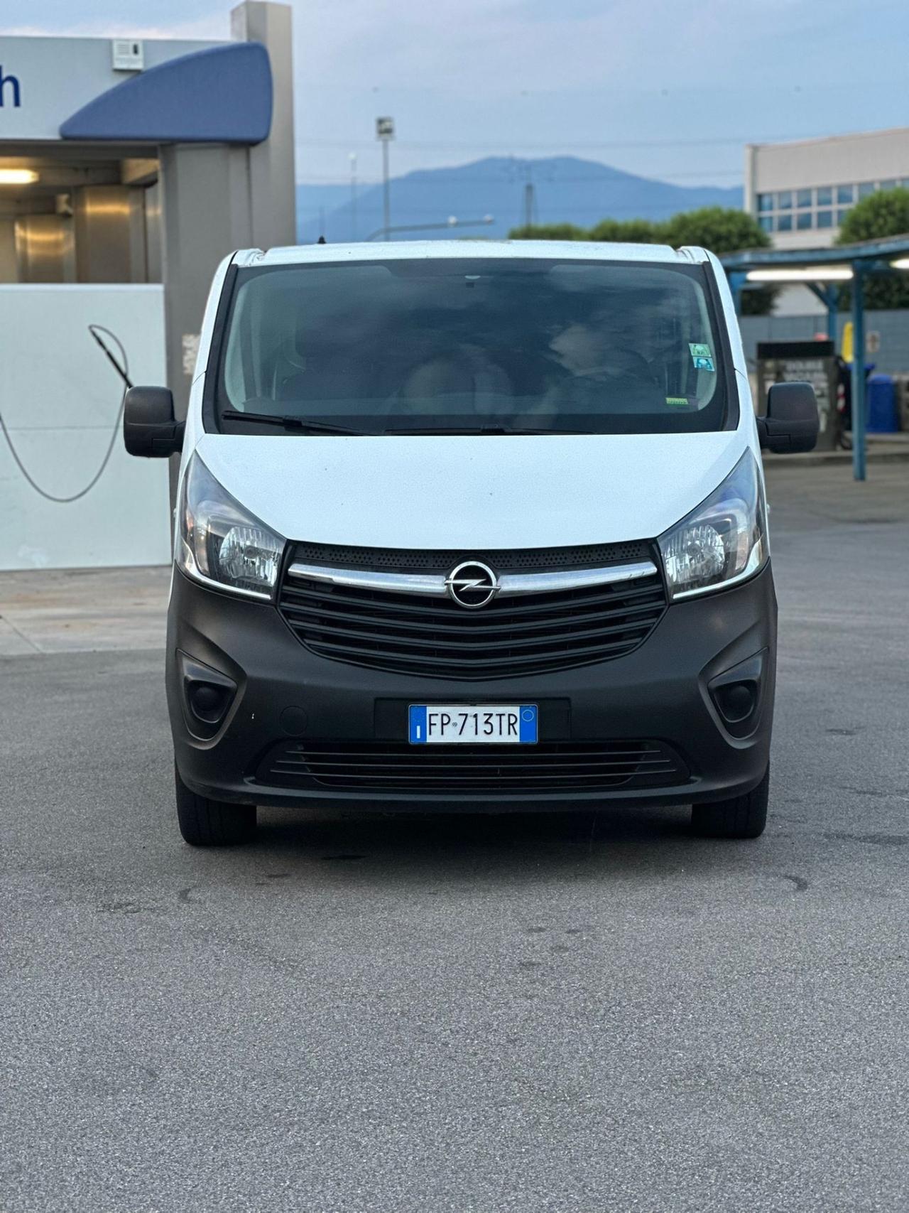 Opel Vivaro 6 posti autocarro