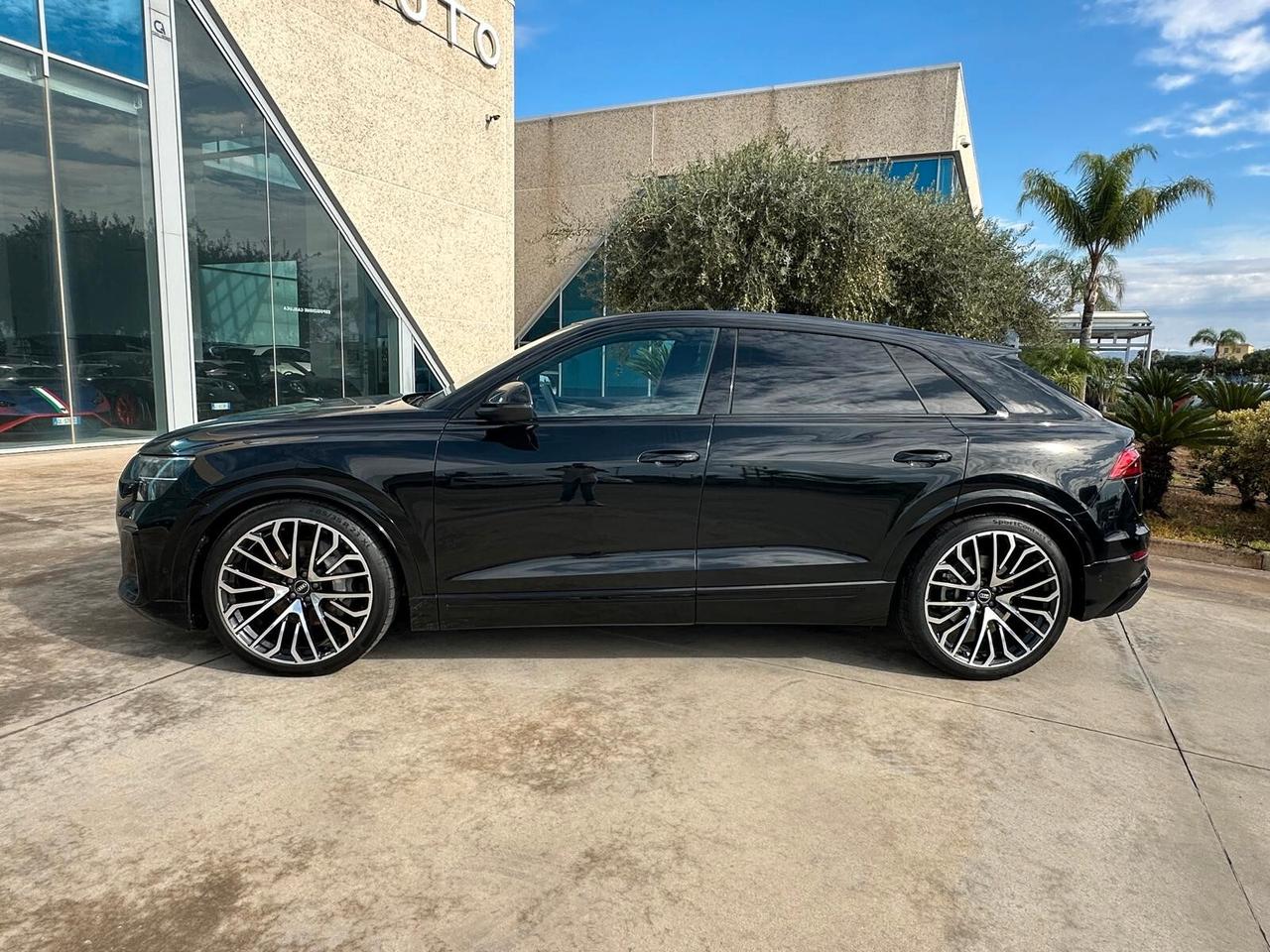 Audi Q8 SUV 45 TDI quattro tiptronic S line edition possibilità noleggio no scoring