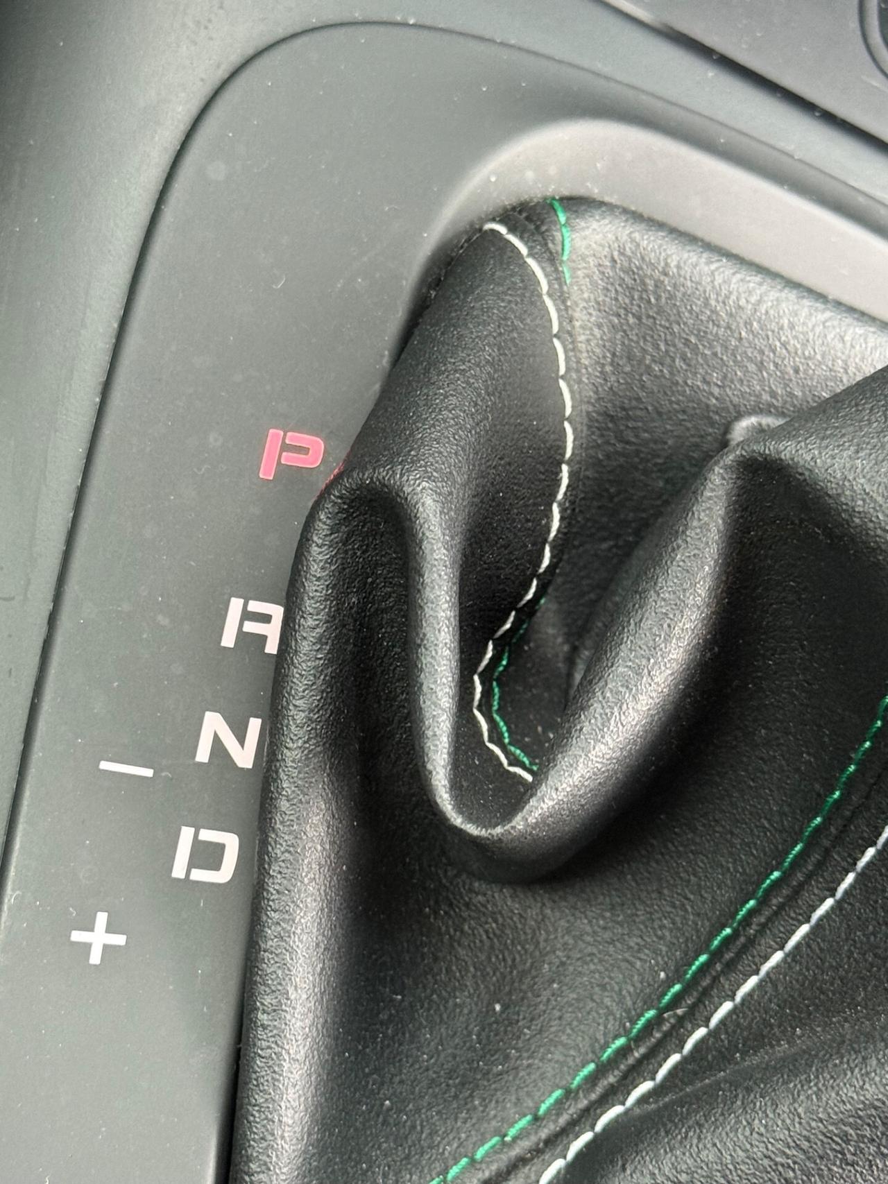 Alfa Romeo Giulietta 1750 Turbo TCT Quadrifoglio Verde Lounge Edition serie limitata N 239