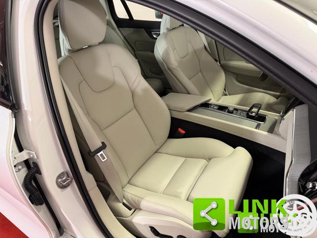 VOLVO V60 B4 (d) aut Ultimate Dark IVA ESP. GARANZIA 24