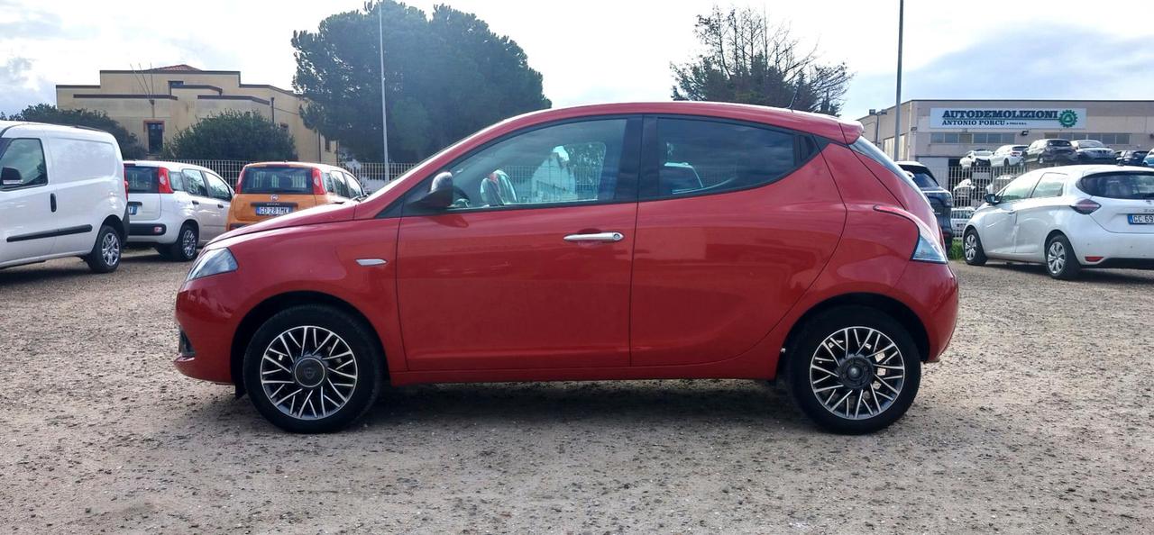Lancia Ypsilon 1.0 firefly hybrid Gold s&s 70cv 5p.ti
