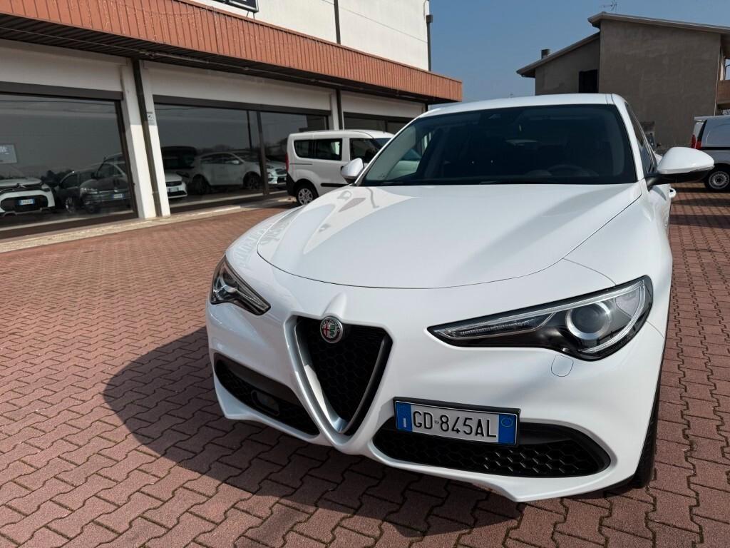 Alfa Romeo Stelvio 2.2 Turbodiesel 160 CV AT8 RWD Super