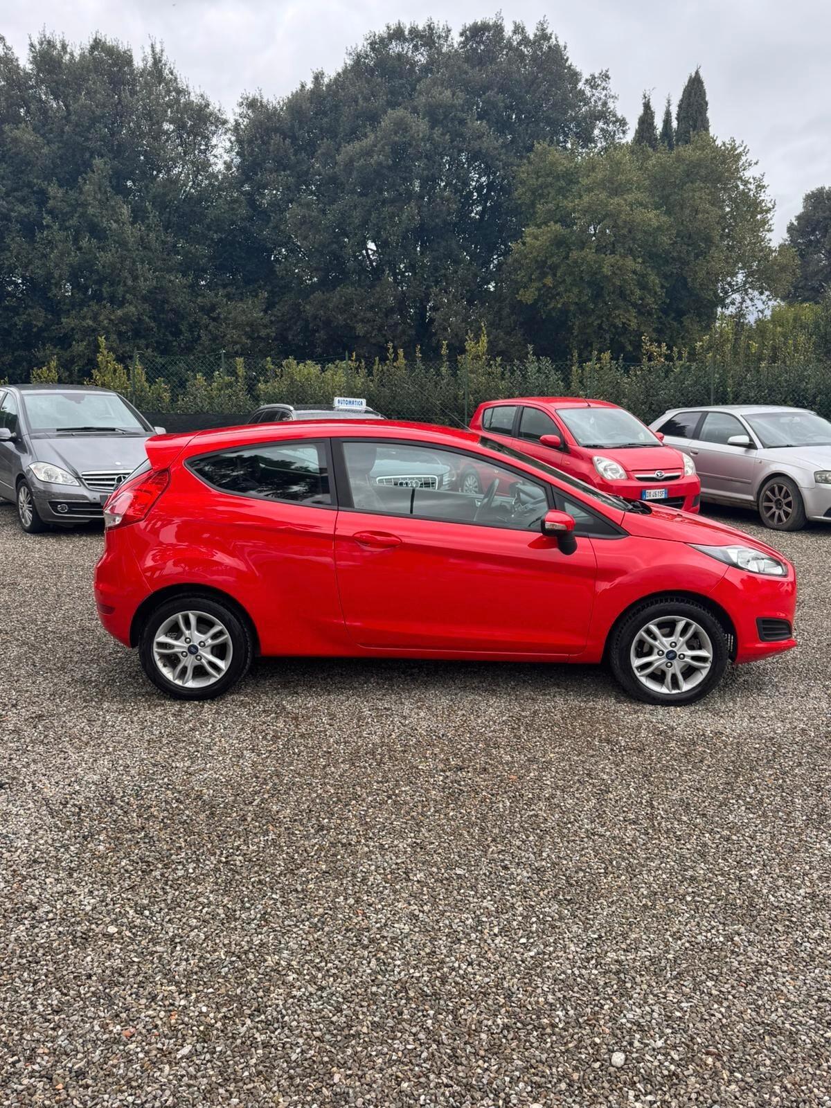 Ford Fiesta 1.4 3 porte Bz.- GPL Black & White Edition GPL CASA MADRE