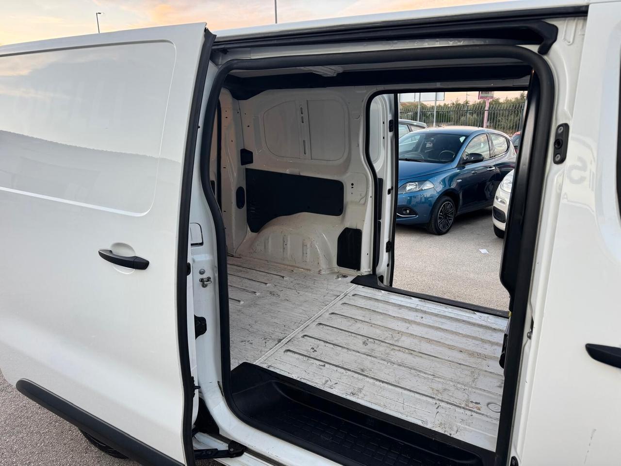 Citroen Jumpy 1.5 BlueHDi 120 PROMOFIN