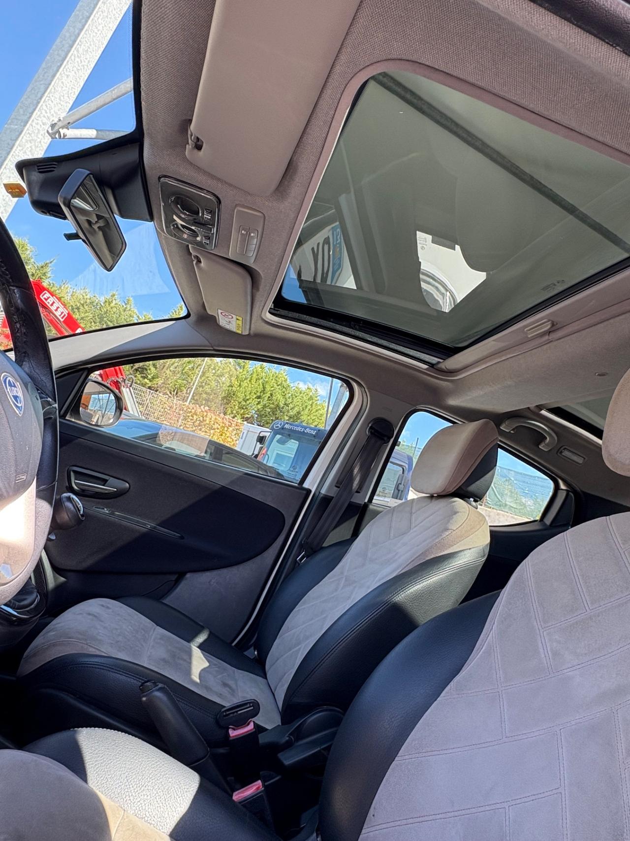 Lancia Ypsilon 1.2 69 CV 5 porte Platinum