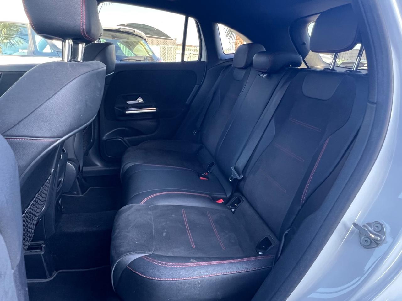 Mercedes-benz GLA 180 d Premium FINANZIABILE