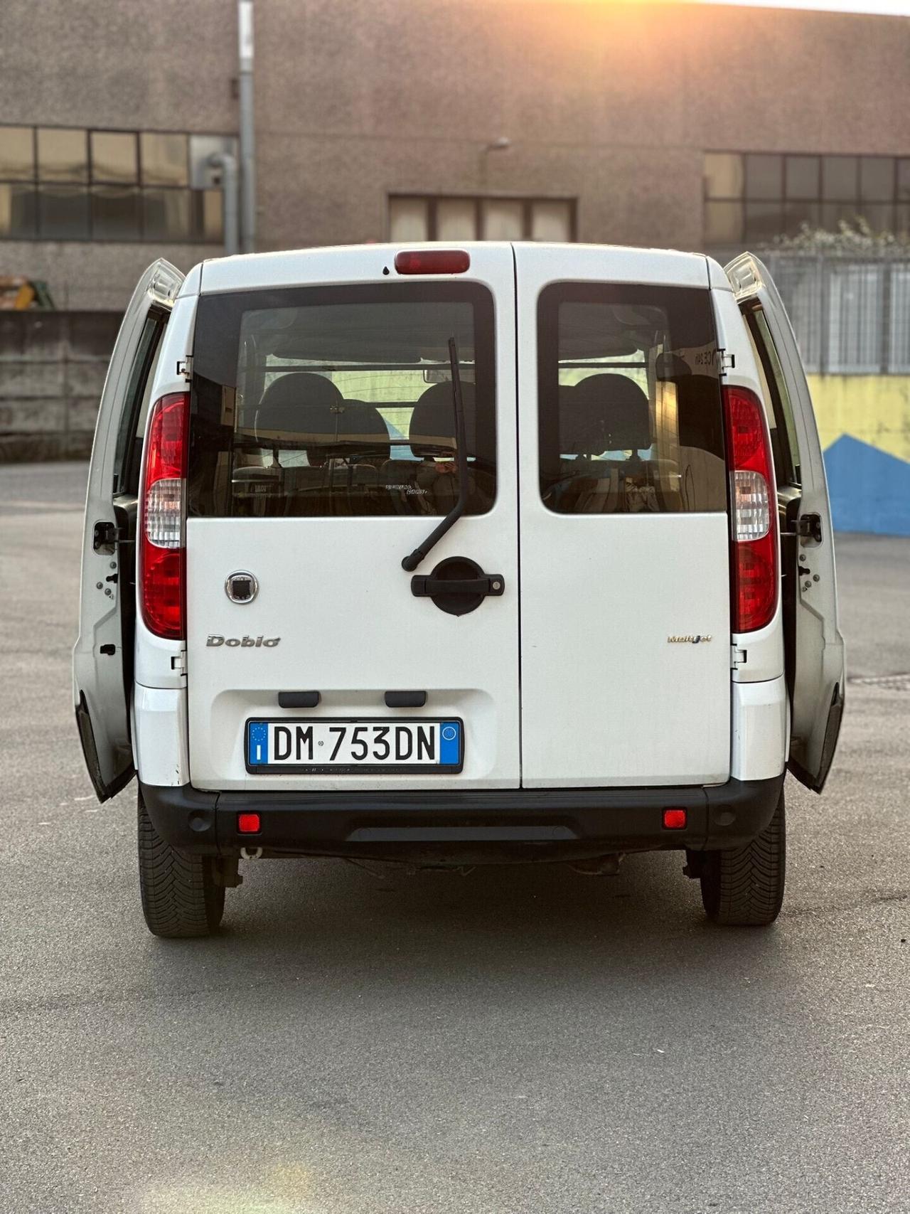 Fiat doblo 5 posti anno 2008 autocarro