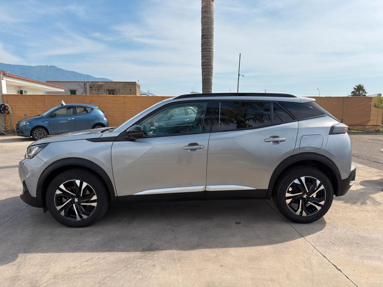 Peugeot 2008 1.5 Hdi 130cv EAT8 Allure 2022 Automatica