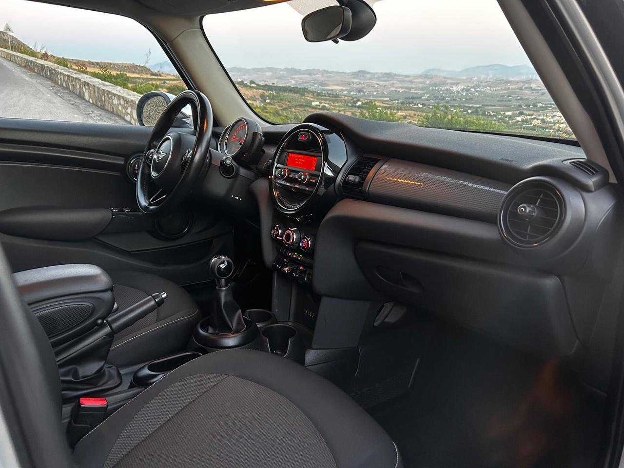 Mini 1.5 Cooper D Business 5 porte UNIPROPRIETARIO