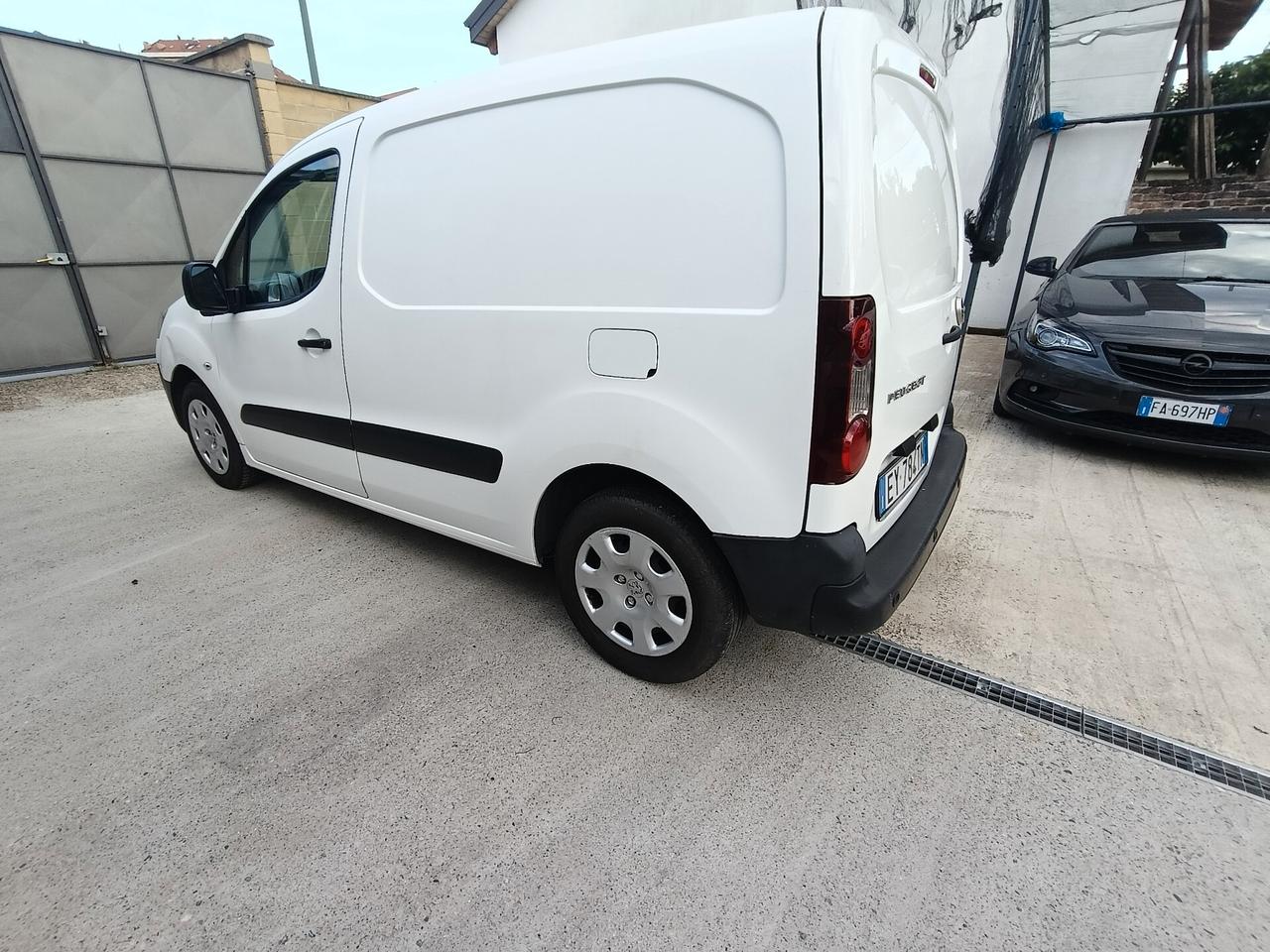 Peugeot Partner Tepee 1.6 e-HDi 92 CV S&S Outdoor