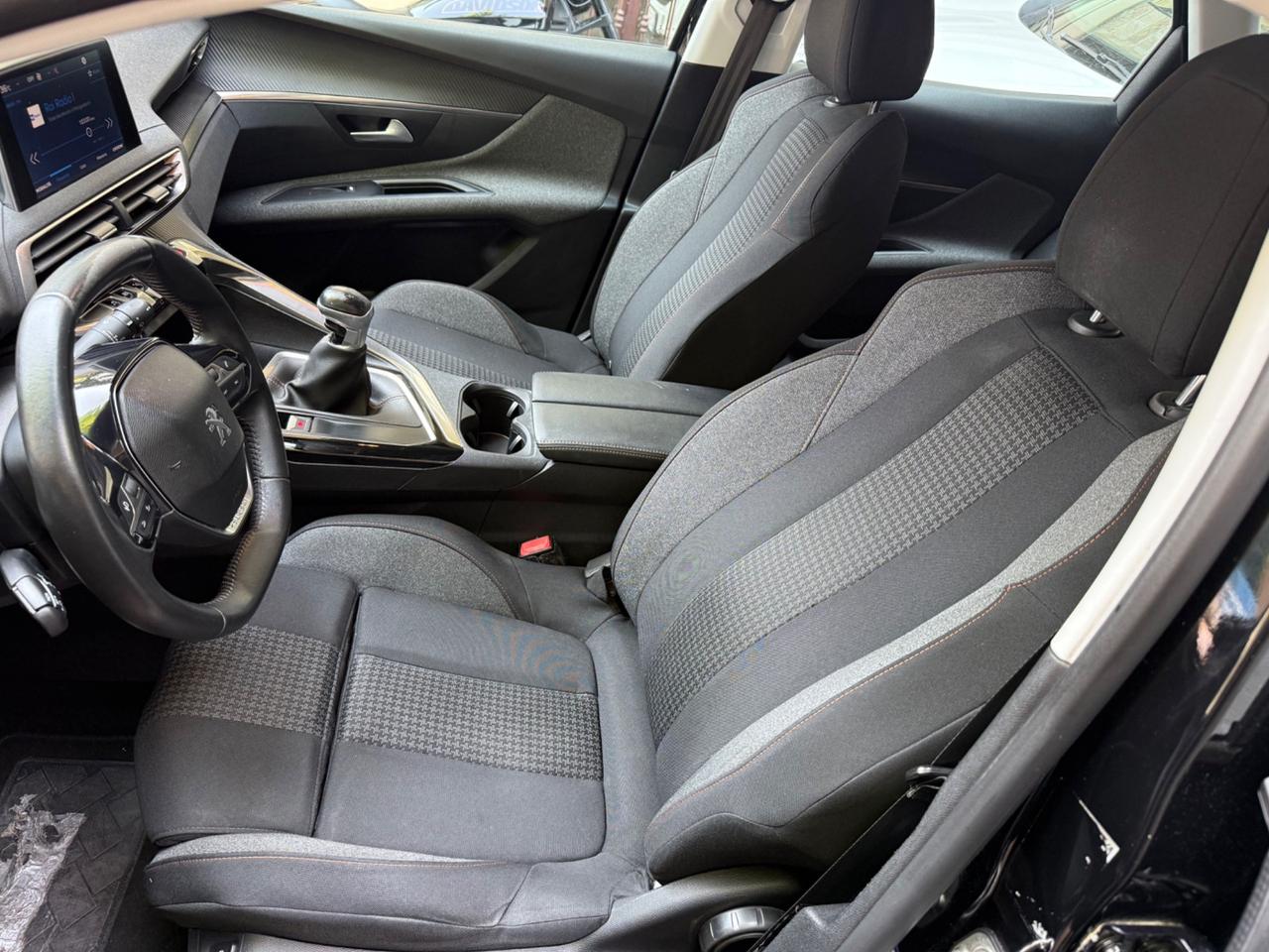 Peugeot 3008 BlueHDi 130 S&S Business