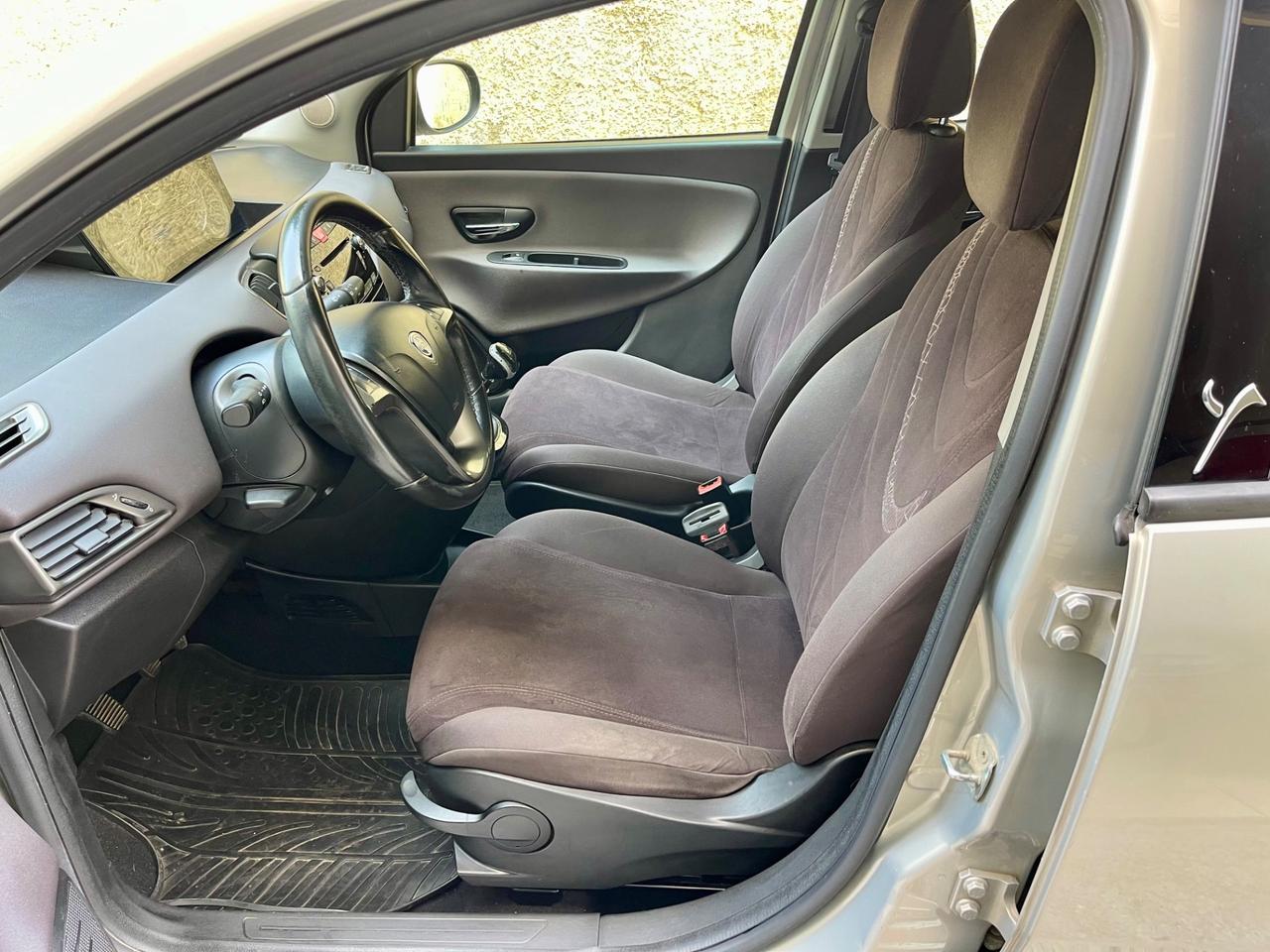 Lancia Ypsilon 1.3 MJT 16V 95 CV 5 porte