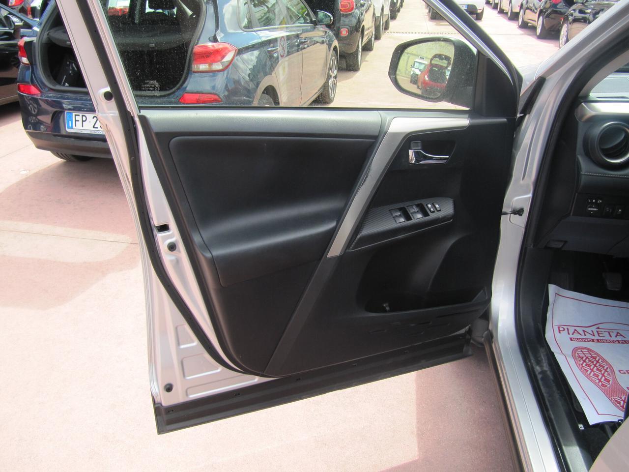 Toyota RAV 4 RAV4 2.0 D-4D 2WD