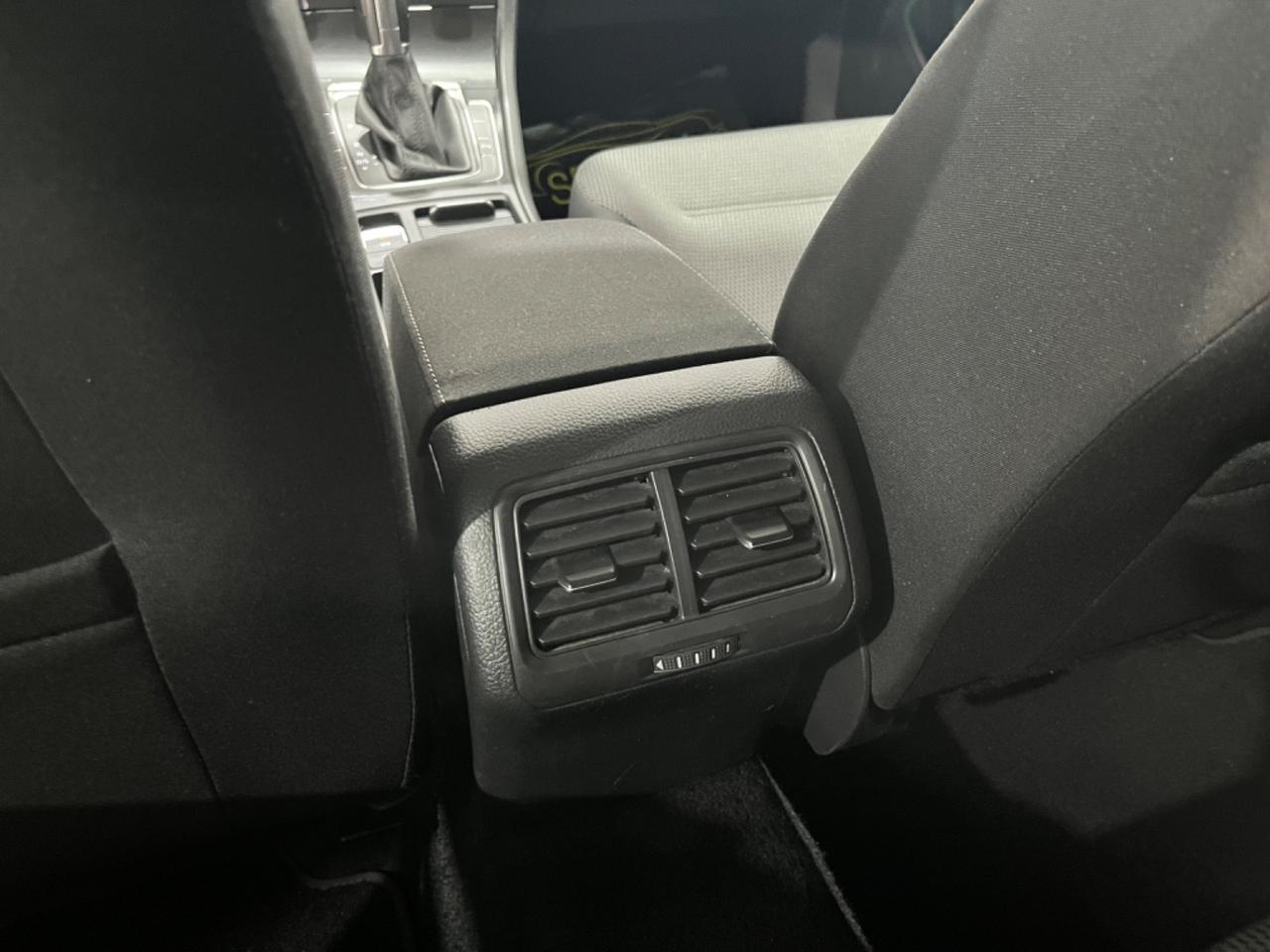 VOLKSWAGEN GOLF 2018 AUTOMATICO *UNICOPROPRIETARIO