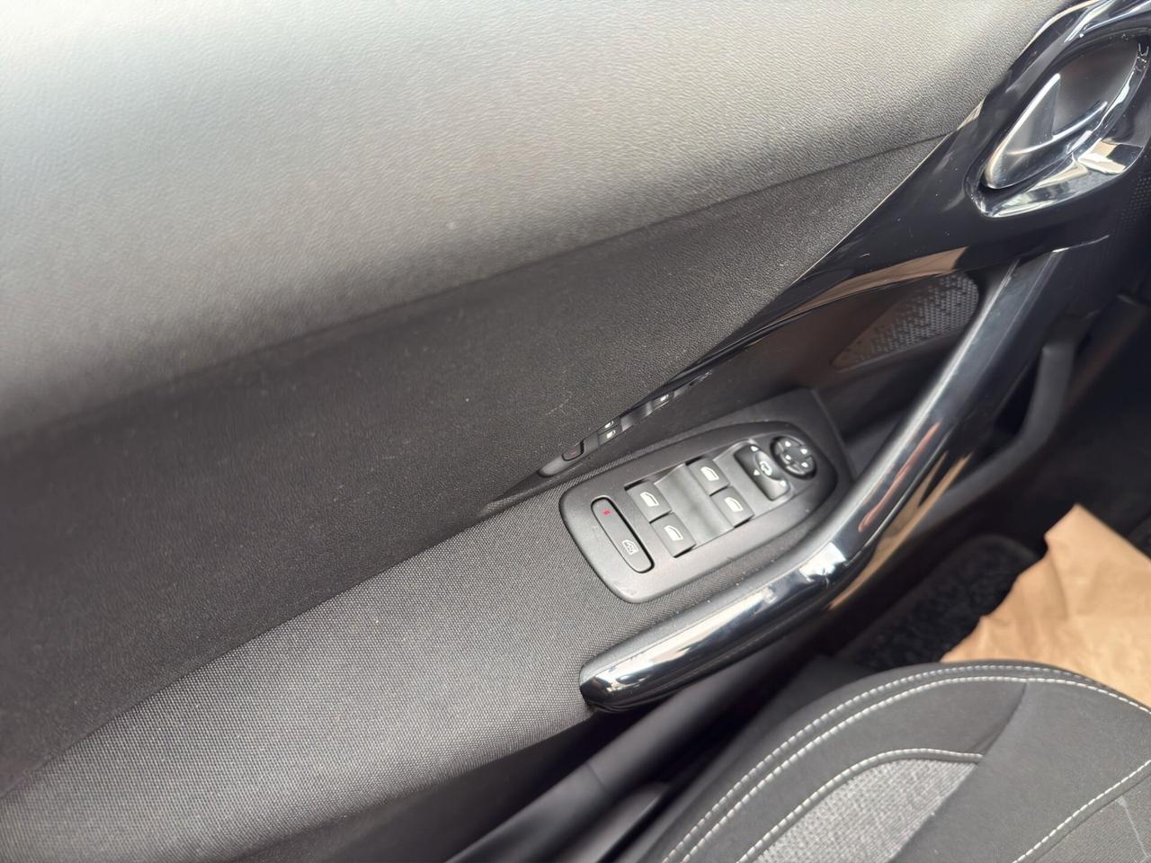 Peugeot 2008 PureTech 82 S&S Allure