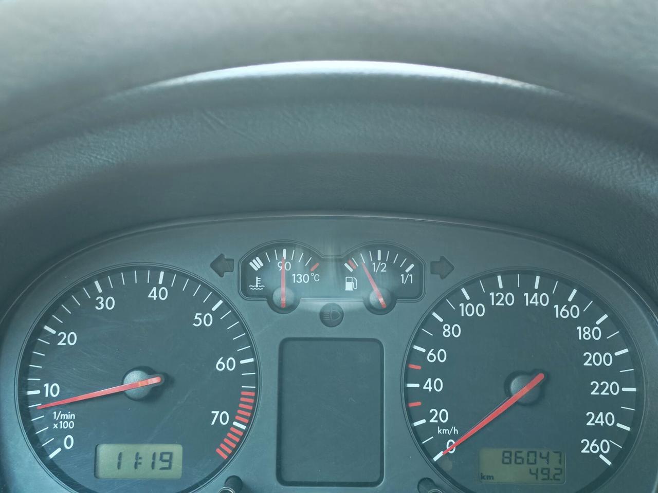 Volkswagen Golf 1.6 BENZINA 100cv / 86.000km / Unipro