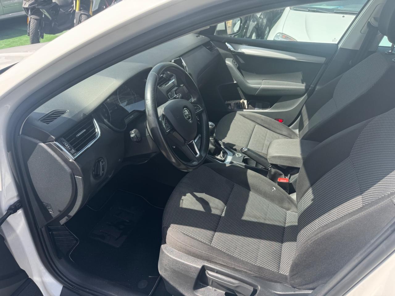 Skoda Octavia 1.6 TDI CR 105 CV Wagon Executive