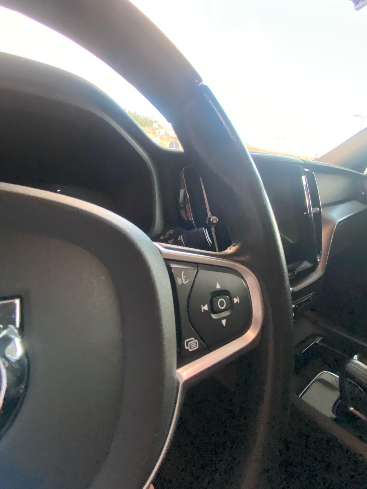 Volvo XC 60 XC60 B4 (d) AWD Geartronic Business
