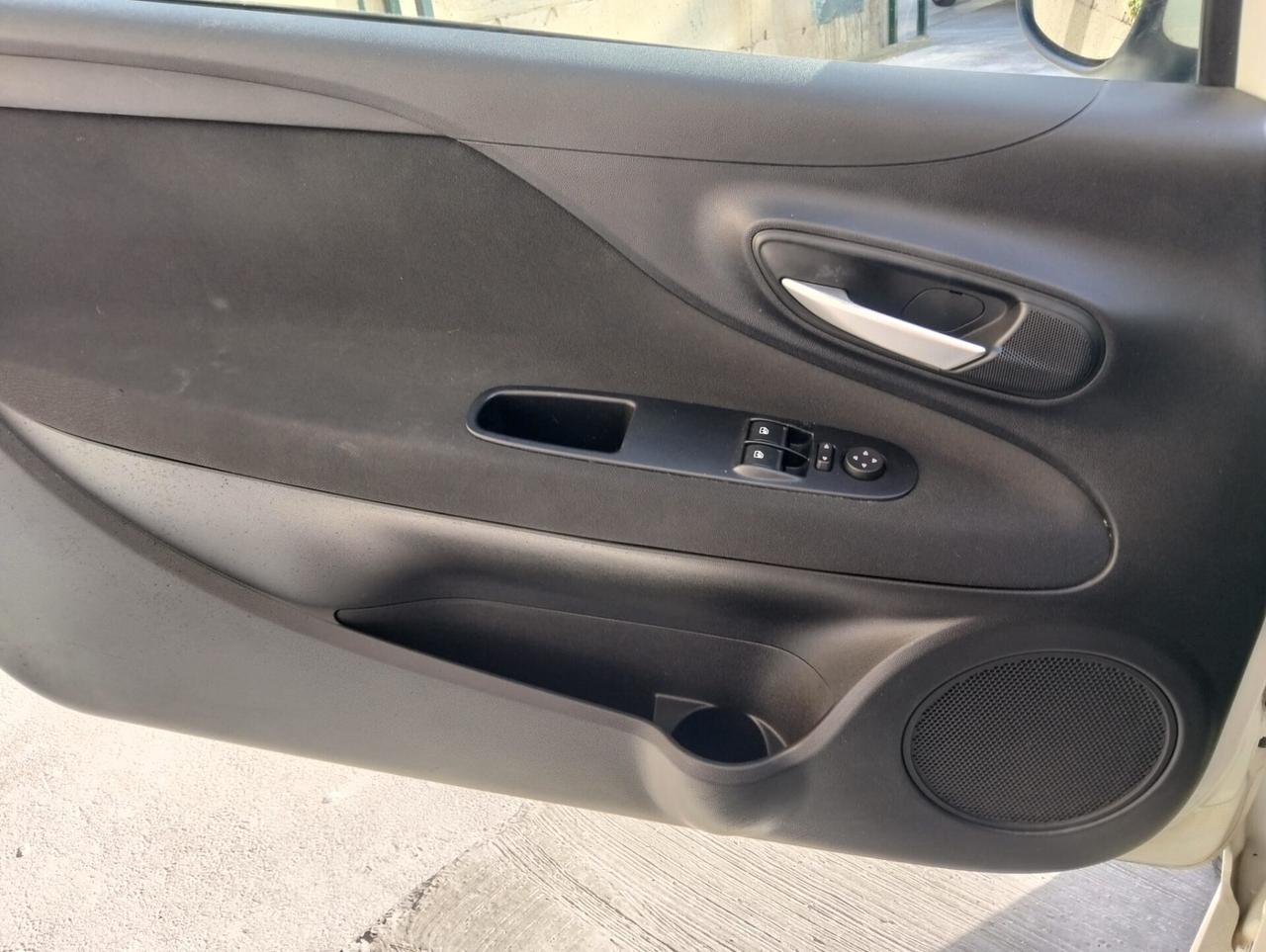 Fiat Punto 1.4 Natural Power Lounge 2014