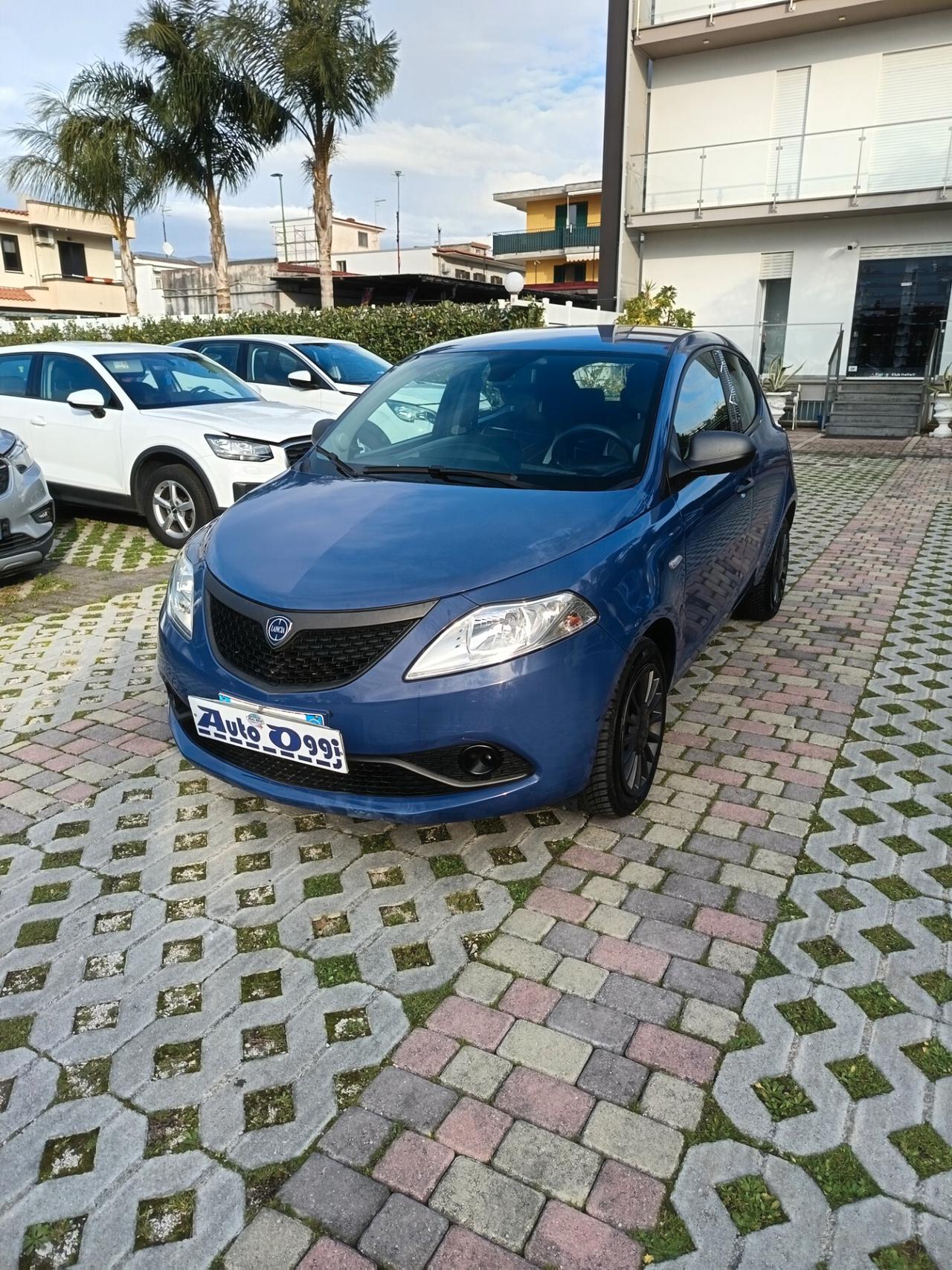 Lancia Ypsilon 1.2 69 CV 5 porte Unyca