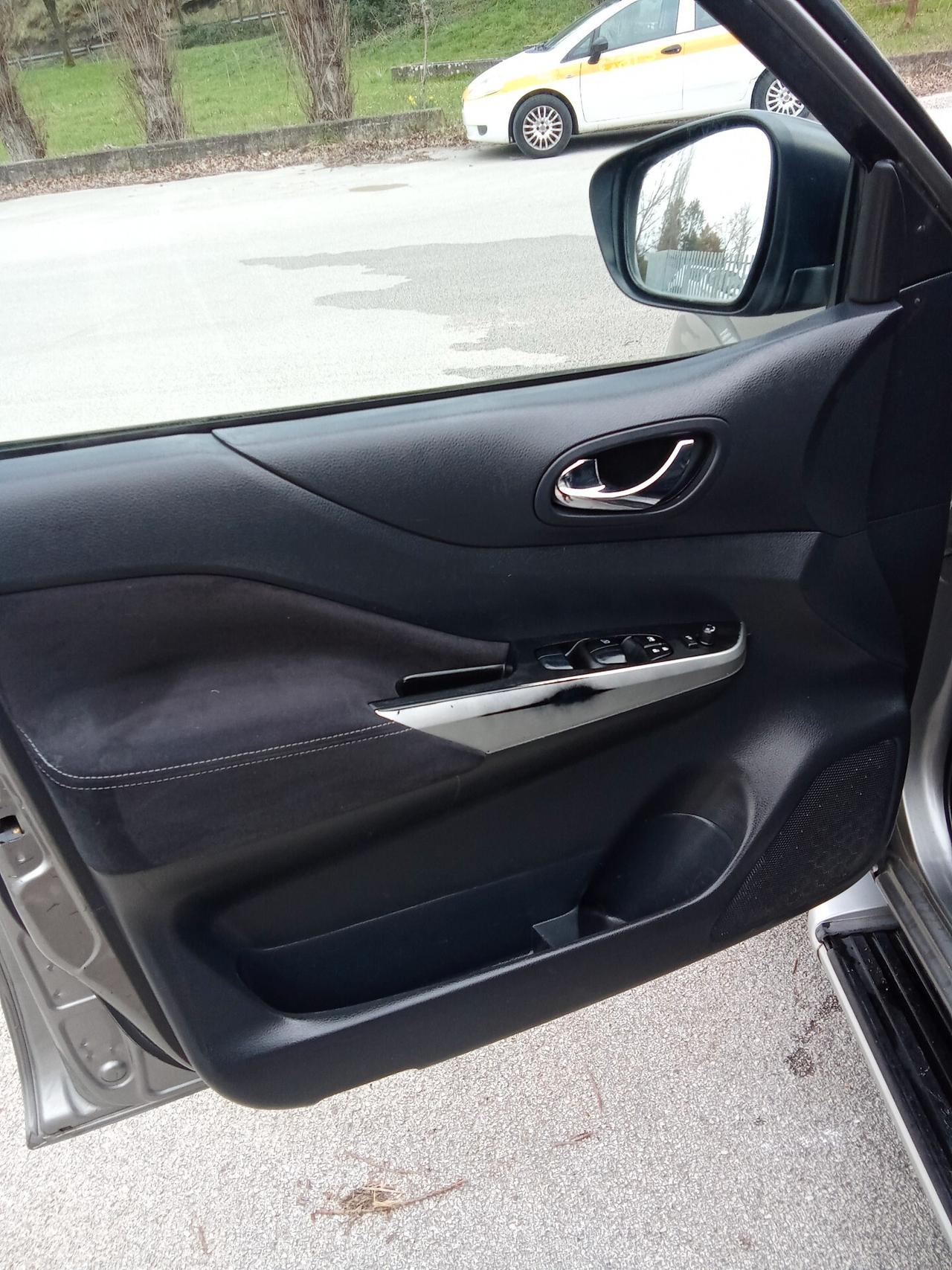 Nissan Navara 2.3 dCi 190 CV 4WD fine 016