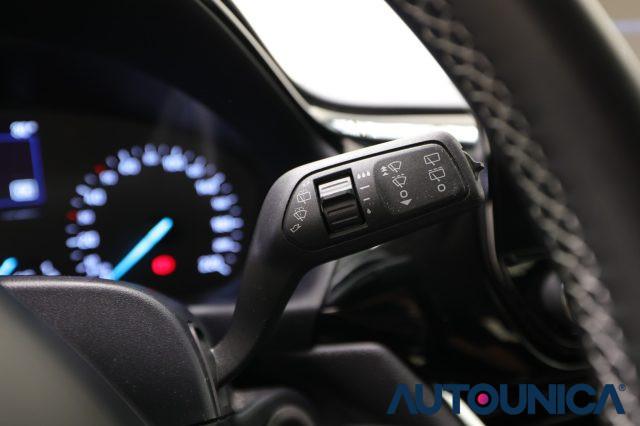 FORD Fiesta 1.1 75 CV 5 PORTE TITANIUM NEOPATENTATI FARI LED