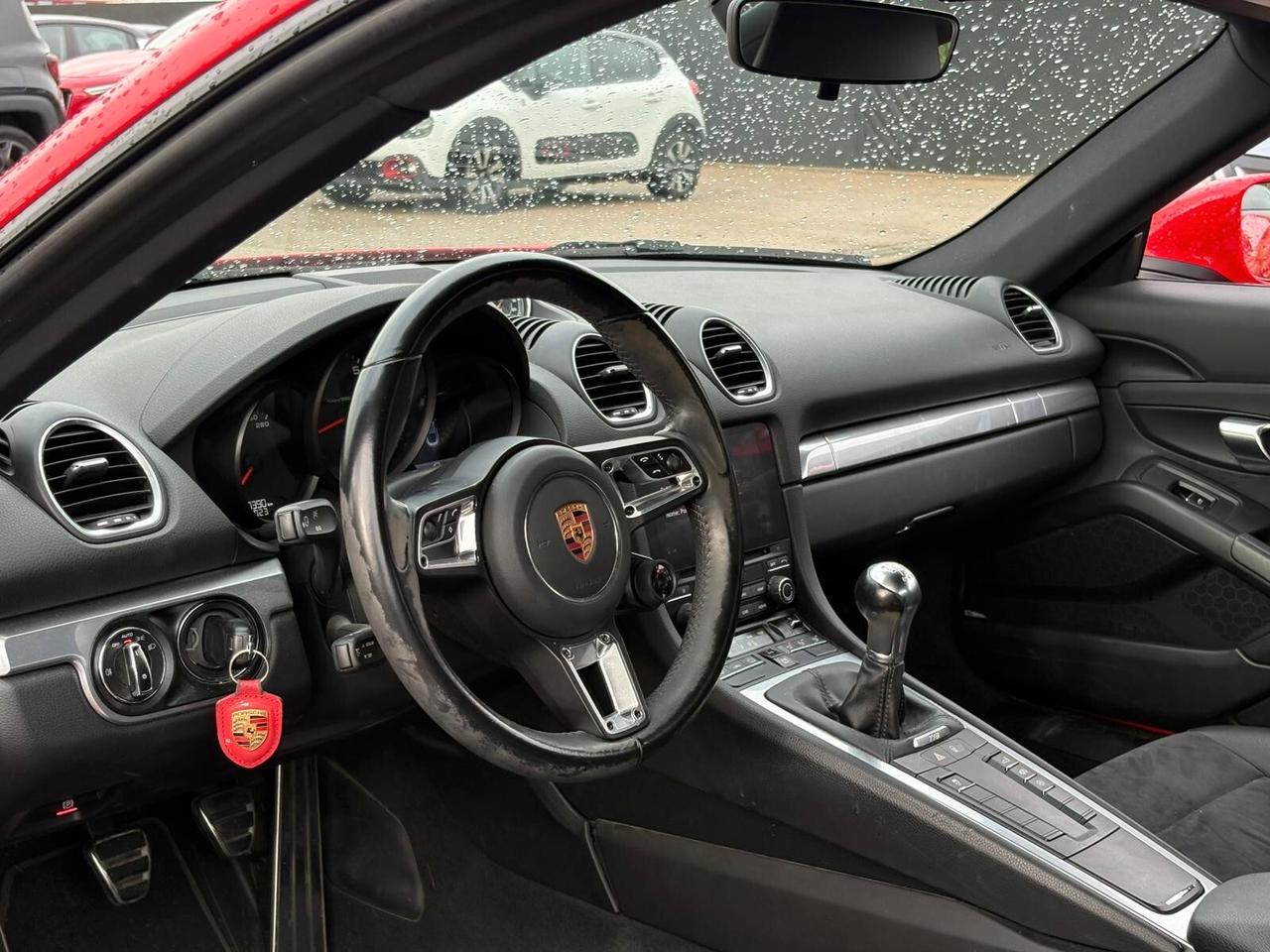 Porsche Cayman 718 2.0 300cv