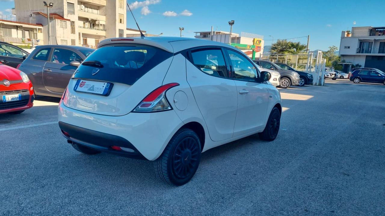 Lancia Ypsilon 1.2 69 CV 5 porte Gold