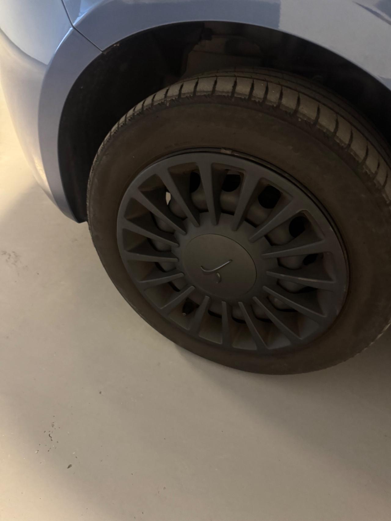 Lancia Ypsilon 1.0 FireFly 5 porte S&S Hybrid Silver