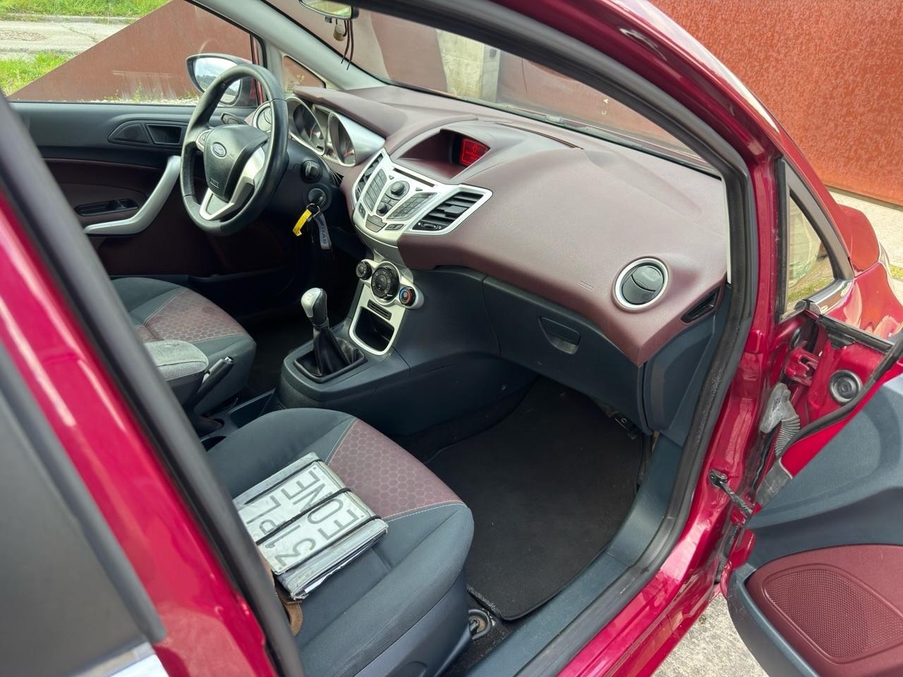 Ford Fiesta 1.4 5 porte Bz.- GPL Titanium