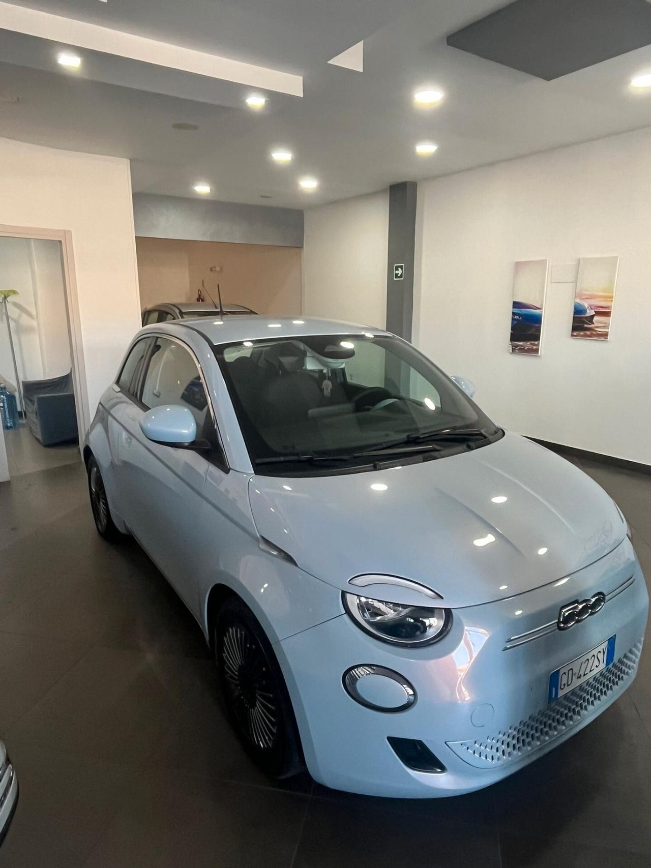 Fiat 500 500e Berlina 42 kWh Passion
