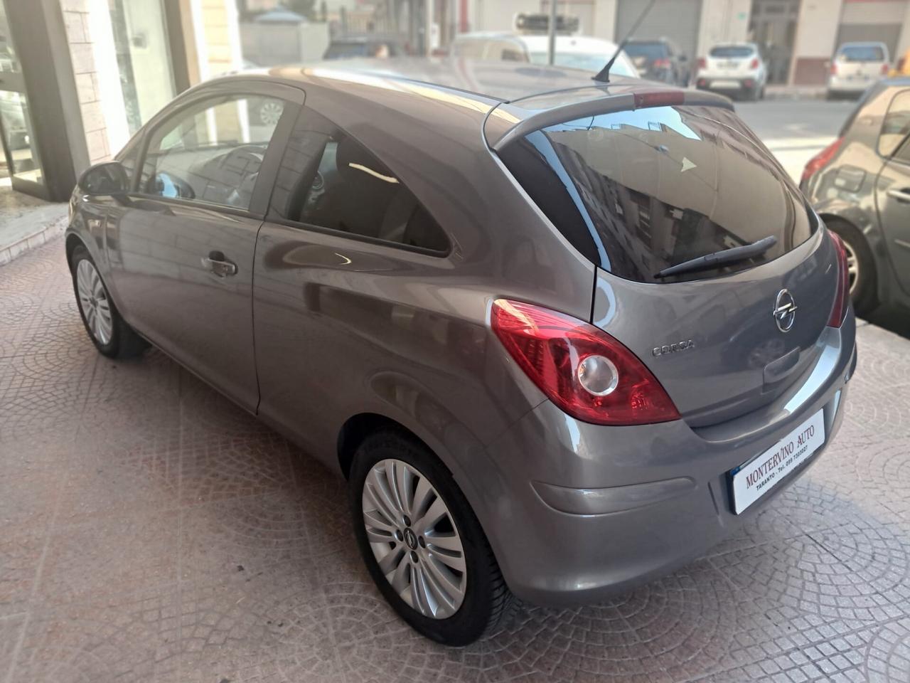 Opel Corsa 1.2 GPL-NEOPATENTATI-(2012)-Euri 4350