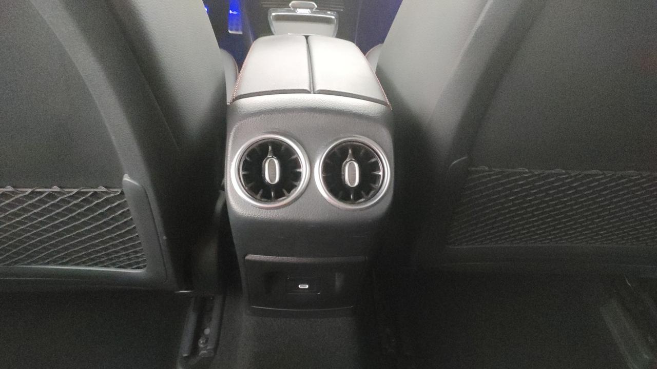 Mercedes-Benz A 200 d Premium auto