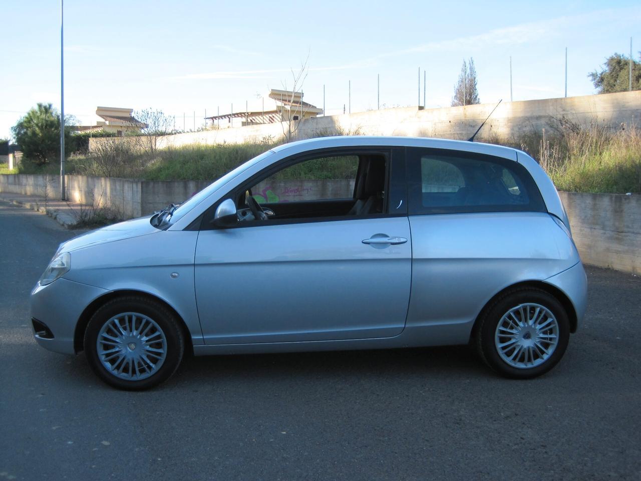 Lancia Ypsilon 1.2 Versus