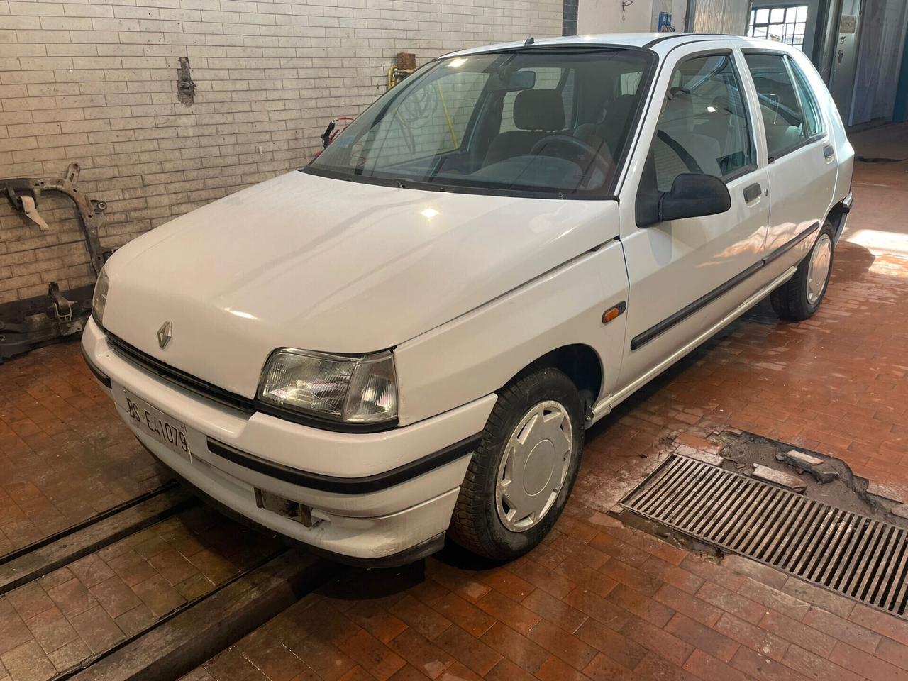 Vendita renault clio 1.4 - Benzina