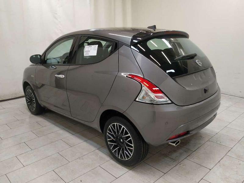 Lancia Ypsilon 1.0 firefly hybrid Platino s&s 70cv