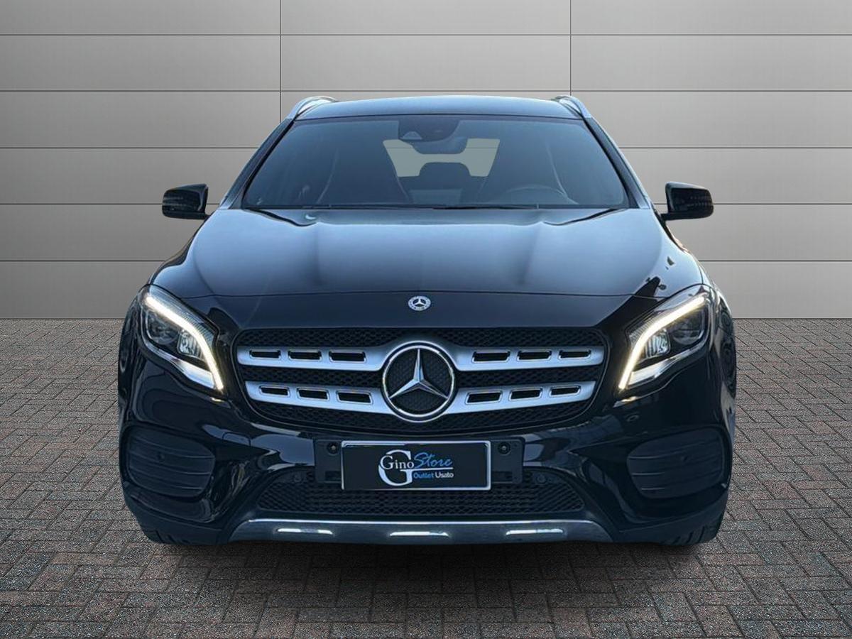 Mercedes-Benz GLA 180 Premium auto